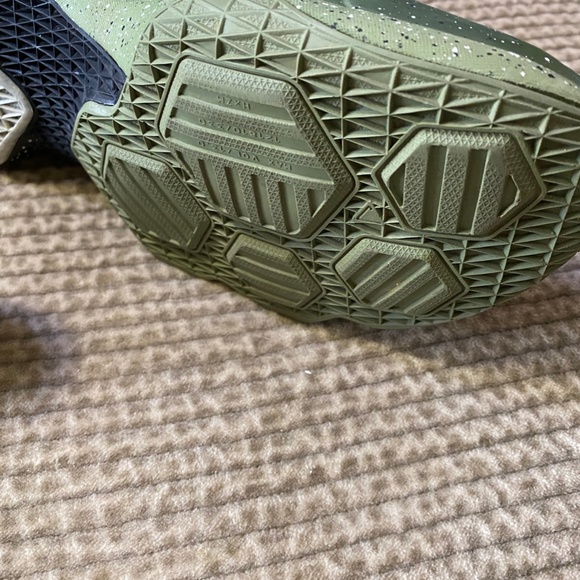 Nike LeBron, All Star, "Northern Lights" Men's Size 10 - Picture 5 of 5